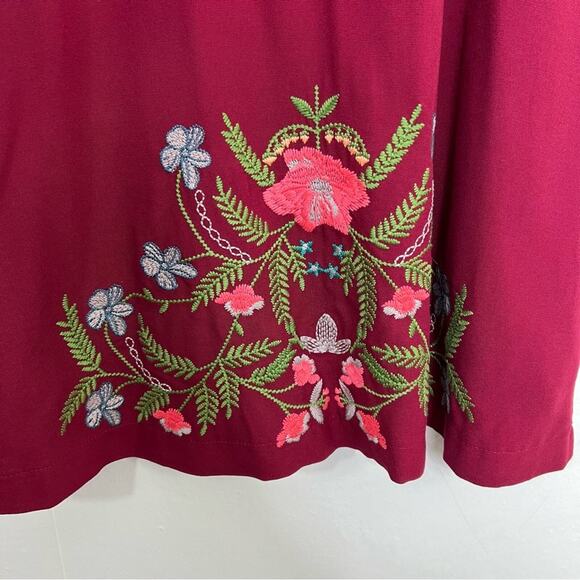 The Impeccable Pig Red Floral Embroidered V-Neck Shift Dress Size Medium - Picture 6 of 13